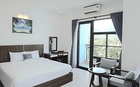 Nam Hai Hotel